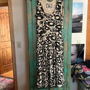 Cute and comfy for everyday wear Effie’s dress.